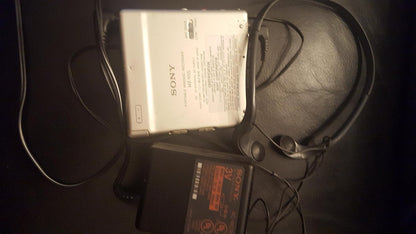 Sony MZ-R55 Portable MiniDisc Player - Recorder with Mega Bass