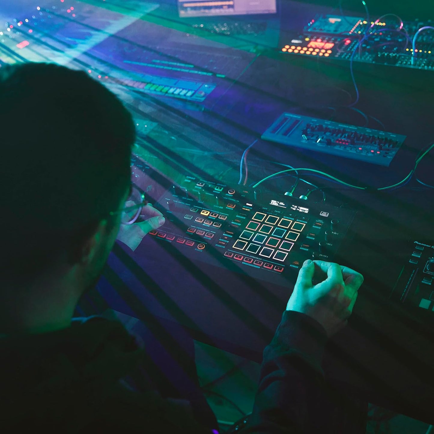 Pioneer DJ TORAIZ SQUID Multitrack Production Sequencer