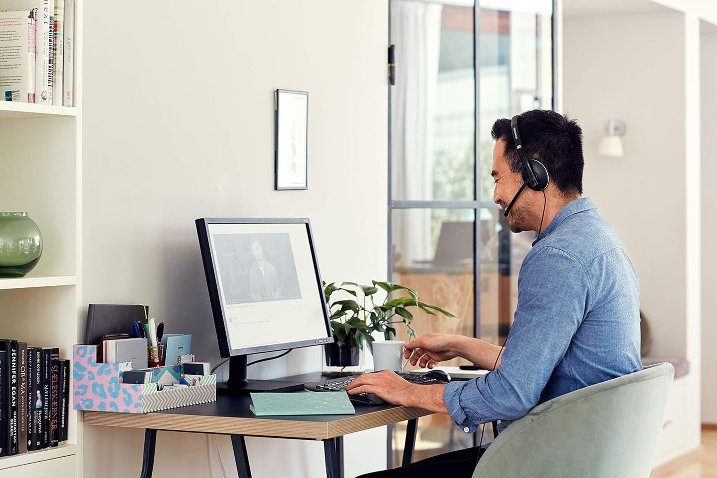 Sennheiser 1000447 PC 3.2 Chat Headset - Noise-Canceling Microphone