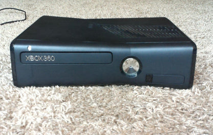 Microsoft S7G-00024 Xbox 360 S 250GB Kinect Bundle