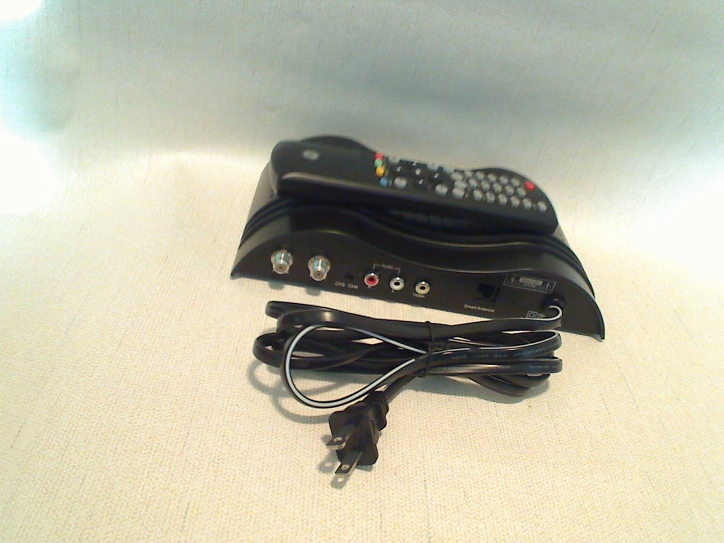 GE 22729 Digital to Analog TV Converter Box