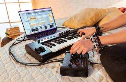 IK Multimedia IP-INT-AXEIOONE-IN AXE I/O One USB Audio Interface