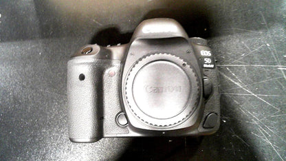 Canon EOS 5D Mark IV DSLR Camera 24-105mm Lens