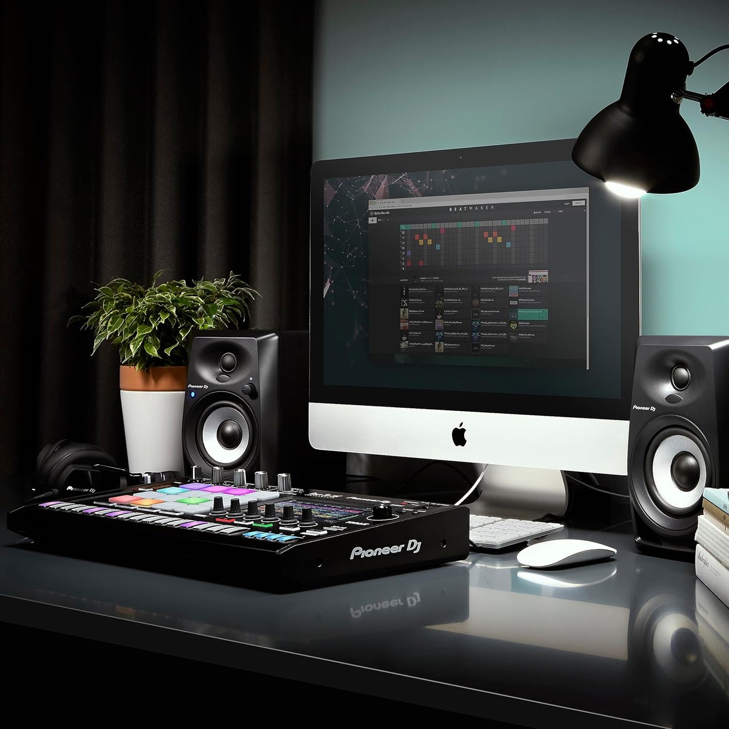 Pioneer DJ TSP-16 Toraiz SP-16 Sampling Workstation