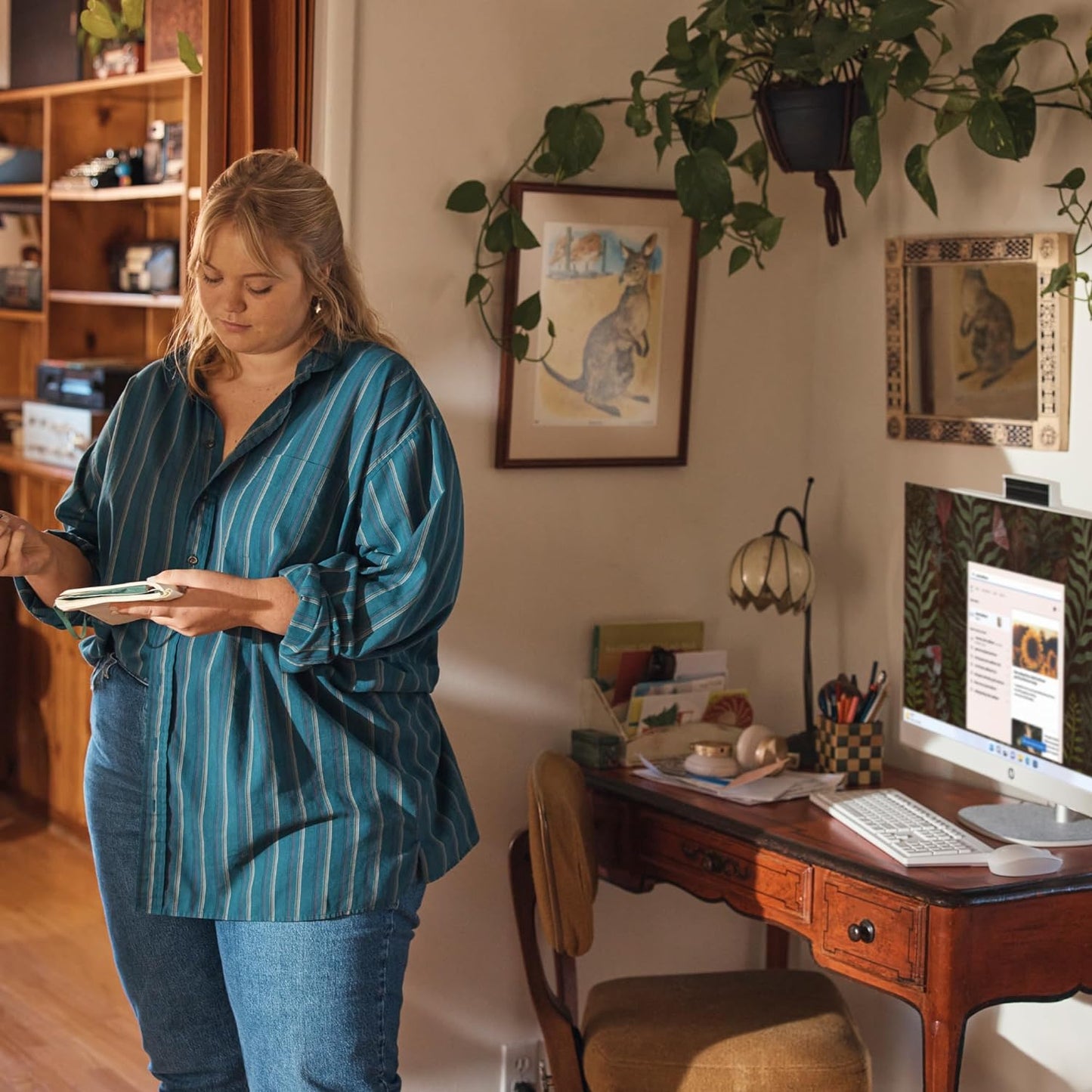 HP 27-cr0082 27" All-in-One Desktop i7-1355U 512GB SSD