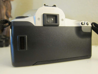 Canon 2067A002 Rebel 2000 Film SLR Camera Body