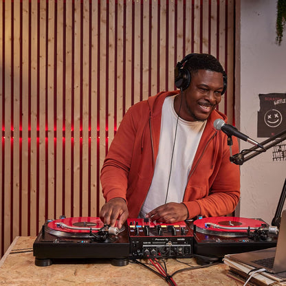 Pioneer DJ DJM-S5 Serato DJ 2-Channel Mixer
