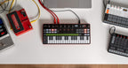IK Multimedia IP-UNO-SYNTHPRODT UNO Synth Pro Synthesizer