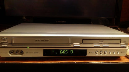 JVC HRXVC27U DVD/VRC Combo Progressive Scan Silver