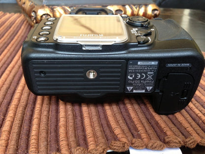 Fujifilm S5Pro Finepix Digital SLR Nikon Mount