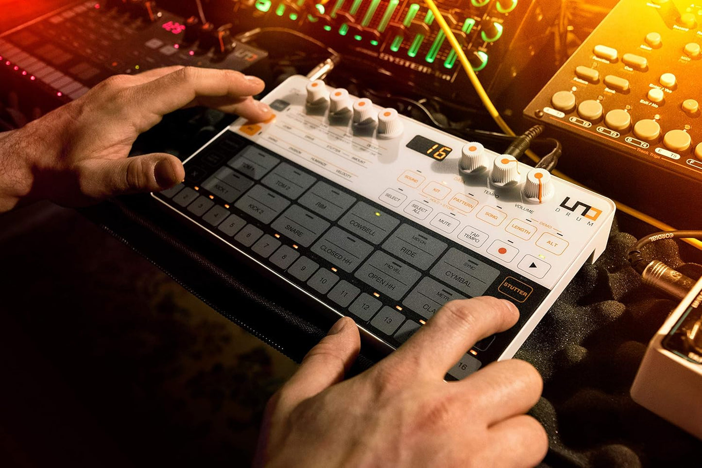 IK Multimedia IP-UNO-DRUM-IN UNO Drum Machine