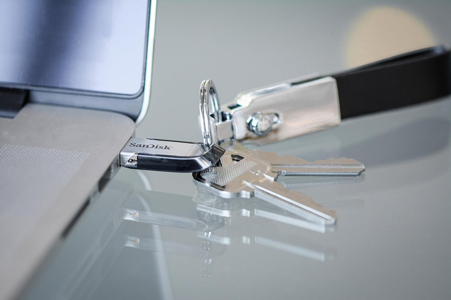 SanDisk Ultra Flair 64GB USB 3.0 Flash Drive