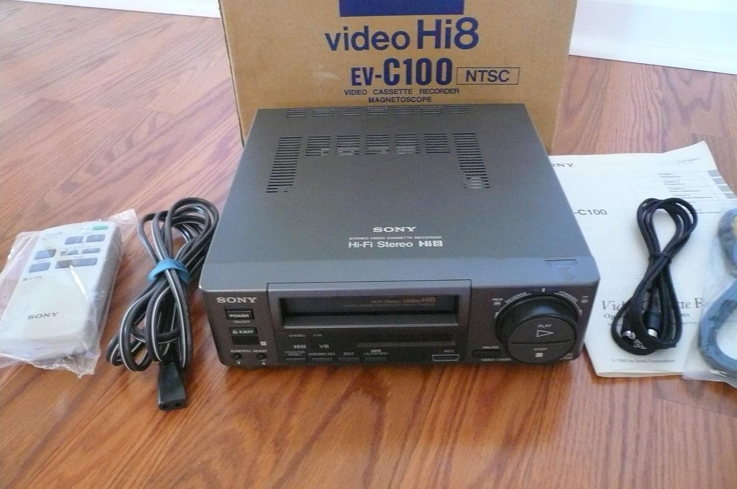 Sony EV-C100 Video Hi8 Cassette Recorder Magnetoscope
