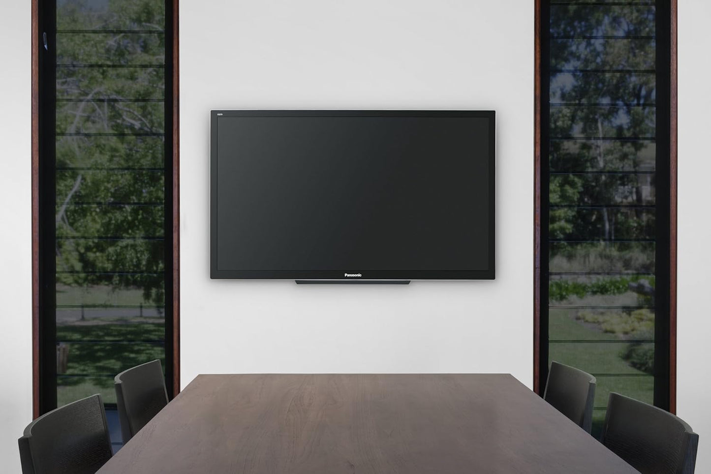 Panasonic VIERA TC-L42D30 42-Inch LED HDTV 1080p