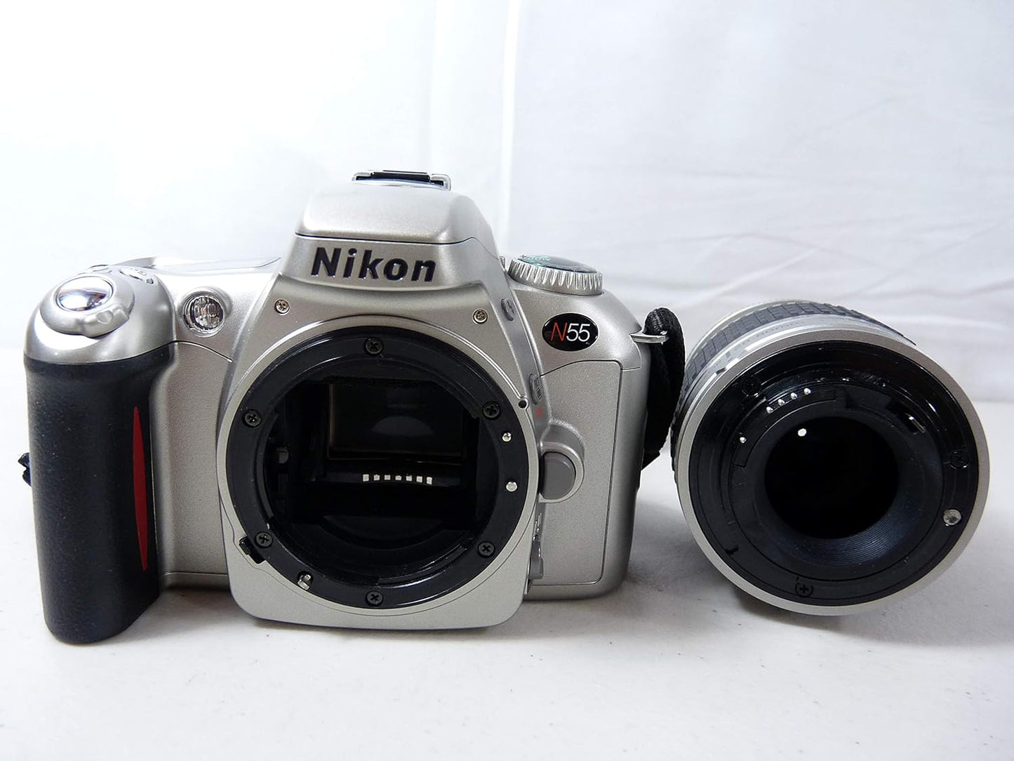 Nikon N55 35mm SLR Film Camera AF Zoom Lens Kit