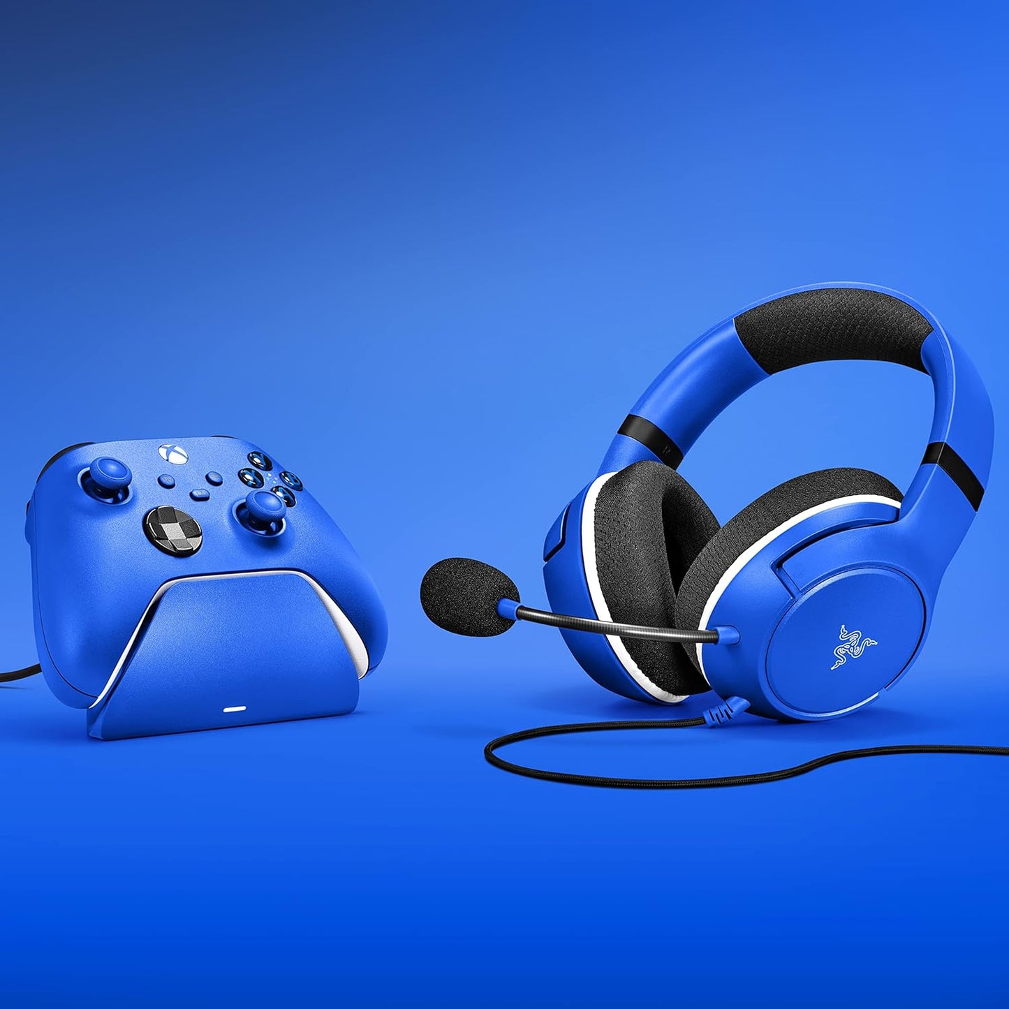 Razer RZ82-03970100-B3U1 Xbox Essential Duo Bundle Shock Blue