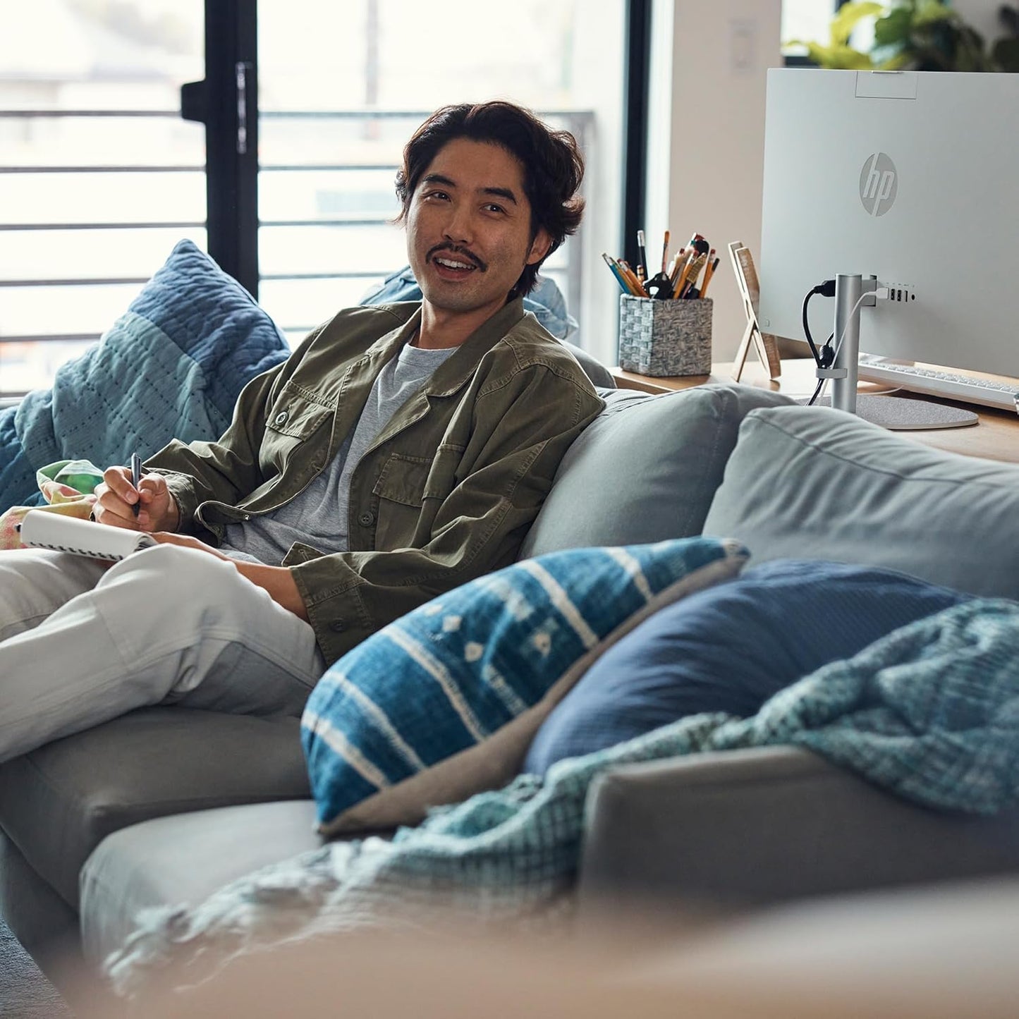 HP 8R2K4AA#ABA 23.8-inch All-in-One Desktop i3-N300