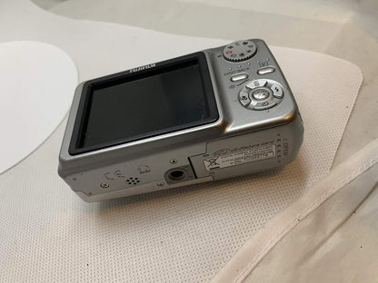 Fujifilm 15747897 Finepix A820 8MP Digital Camera