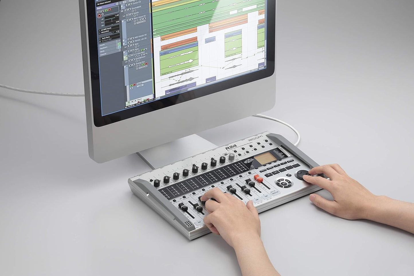 Zoom R24 Digital Multitrack Recorder (Renewed)