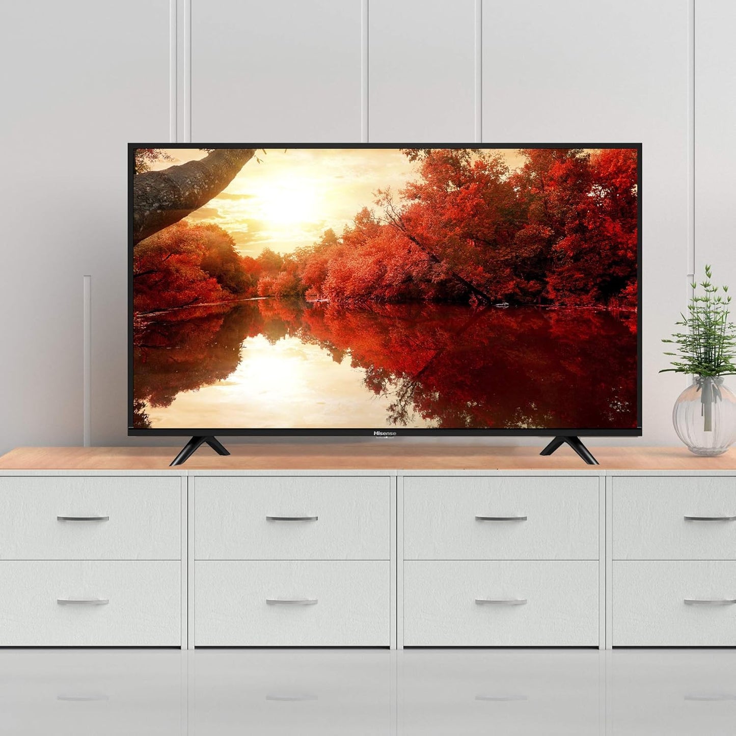 Hisense 40H5500F 40-Inch Android Smart TV Voice Remote