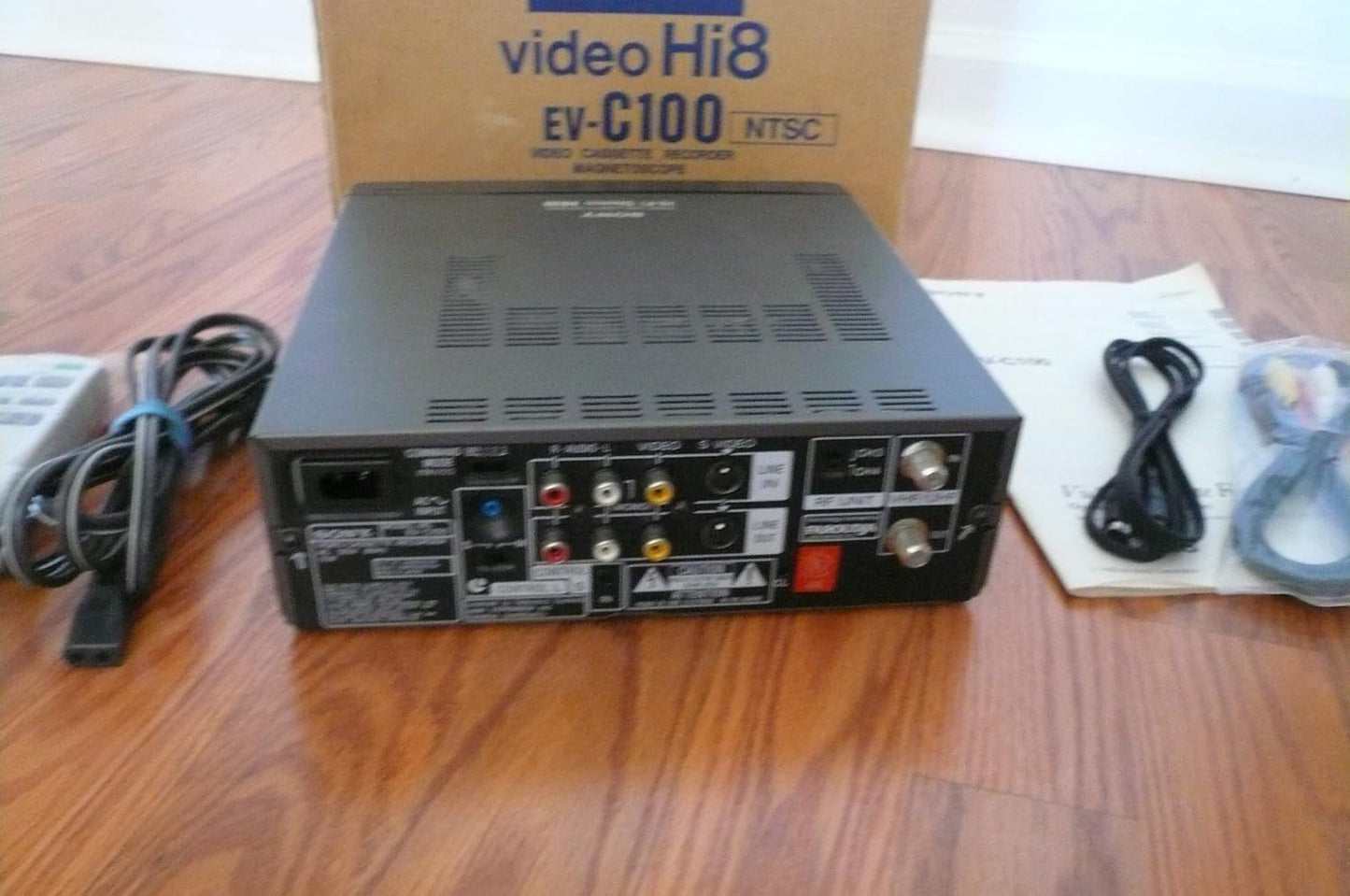 Sony EV-C100 Video Hi8 Cassette Recorder Magnetoscope