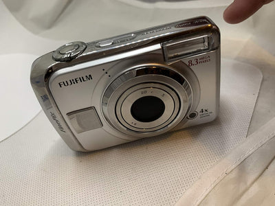 Fujifilm 15747897 Finepix A820 8MP Digital Camera