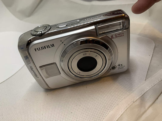 Fujifilm 15747897 Finepix A820 8MP Digital Camera