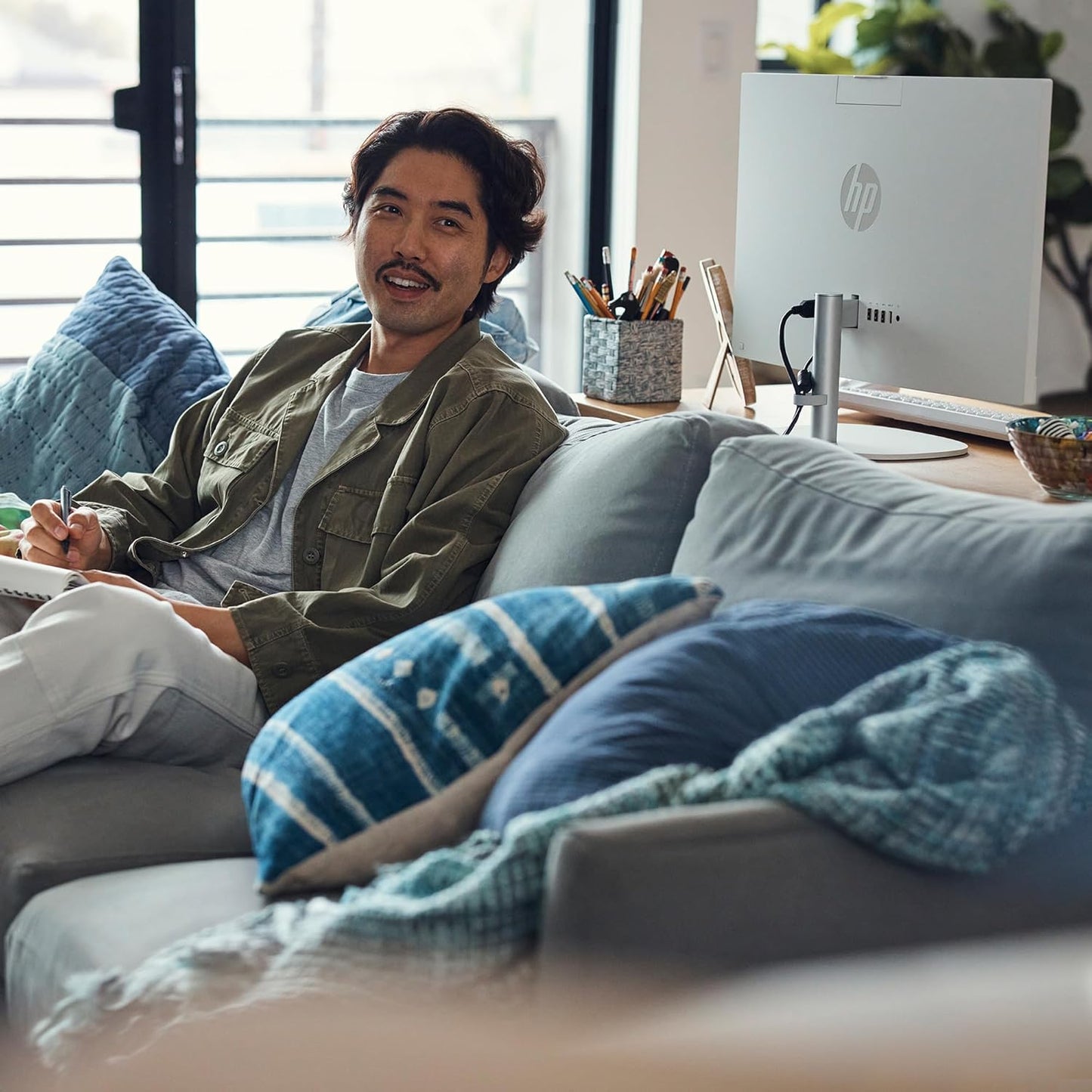 HP 24-cr0032 24" All-in-One PC Ryzen 7 16GB RAM 512GB SSD