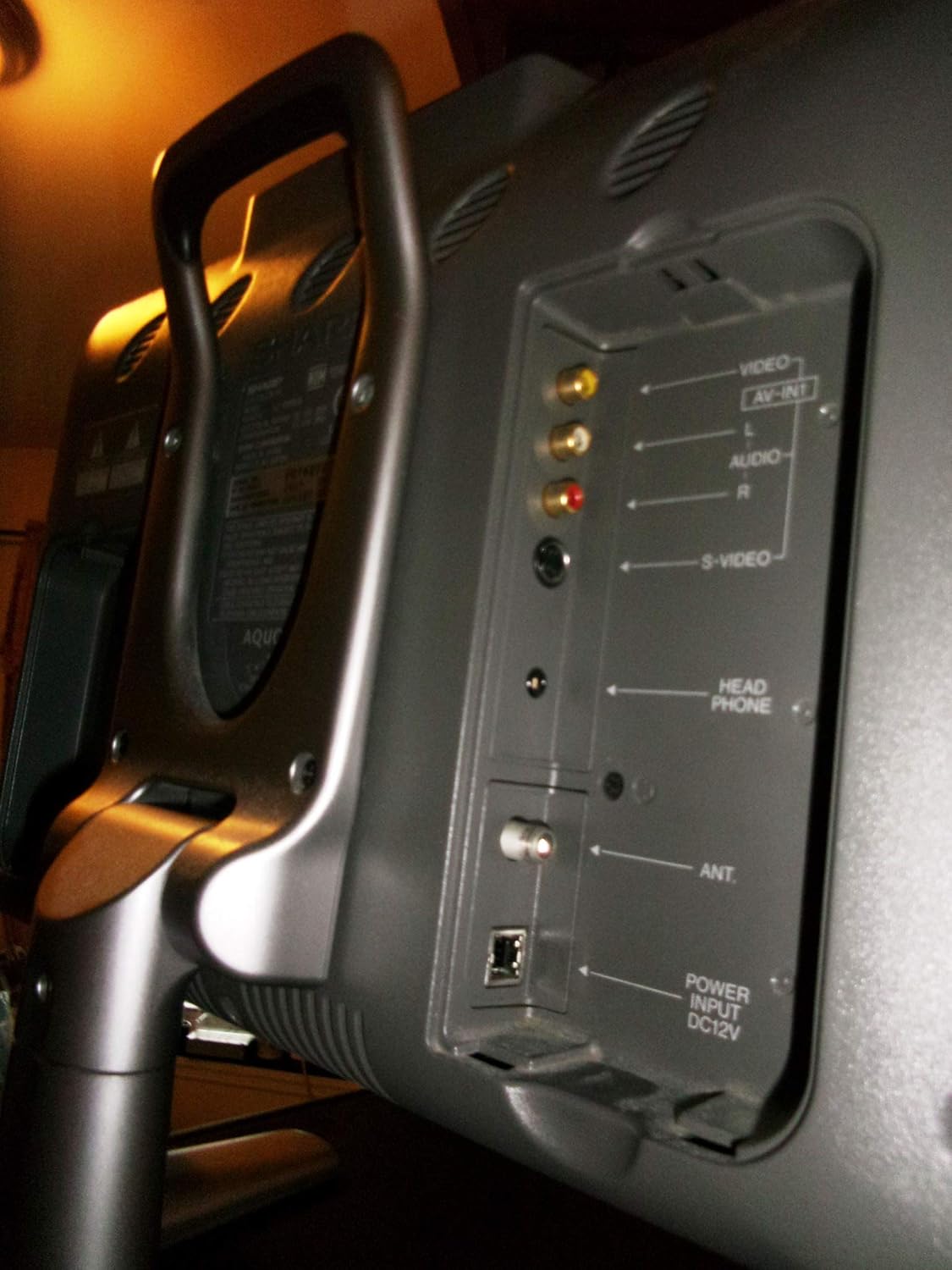 Sharp Aquos LC-15B2UB 15-Inch Flat-Panel LCD TV - Black