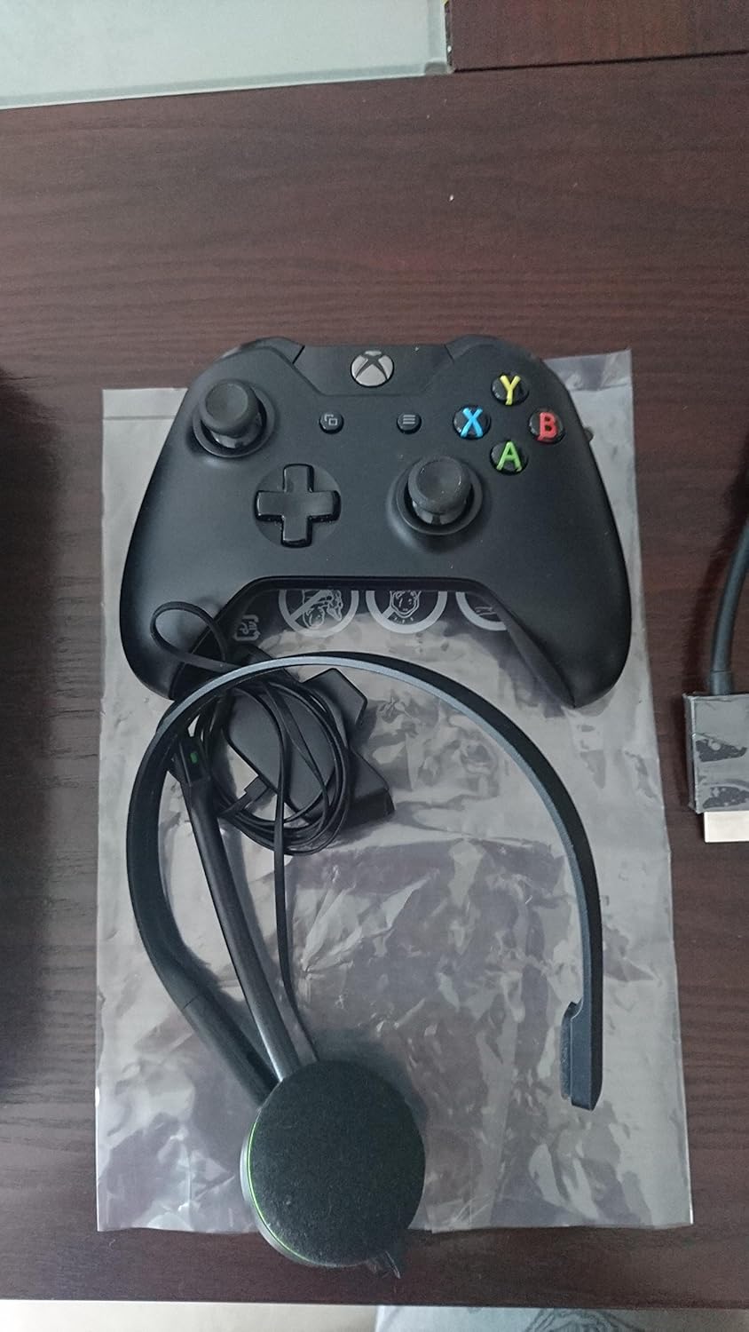 Microsoft 5C6-00136 Xbox One 500GB Game Bundle
