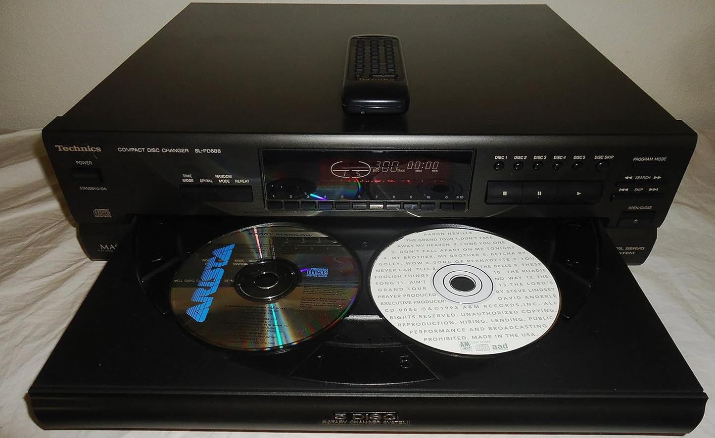 Technics SL-PD688 5-Disc CD Changer Black