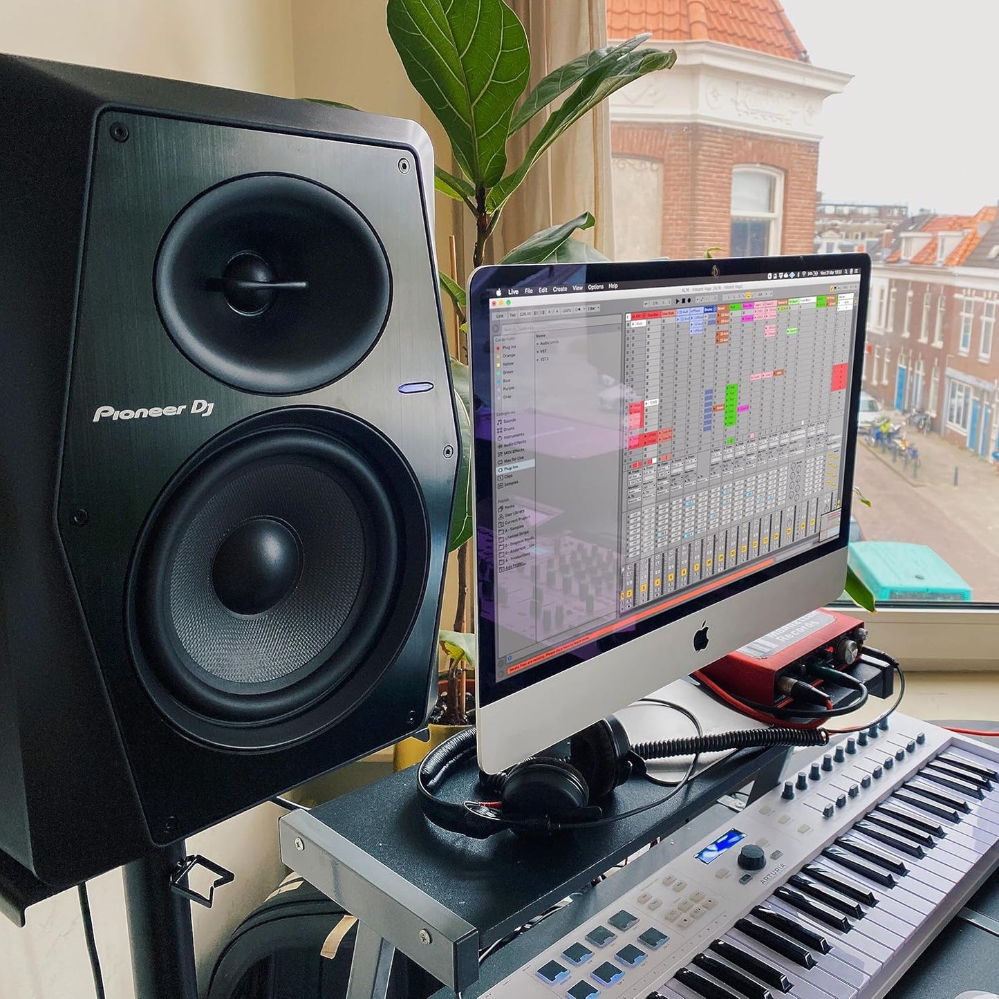 Pioneer DJ VM-50 5.25-inch Active Studio Monitor - Black