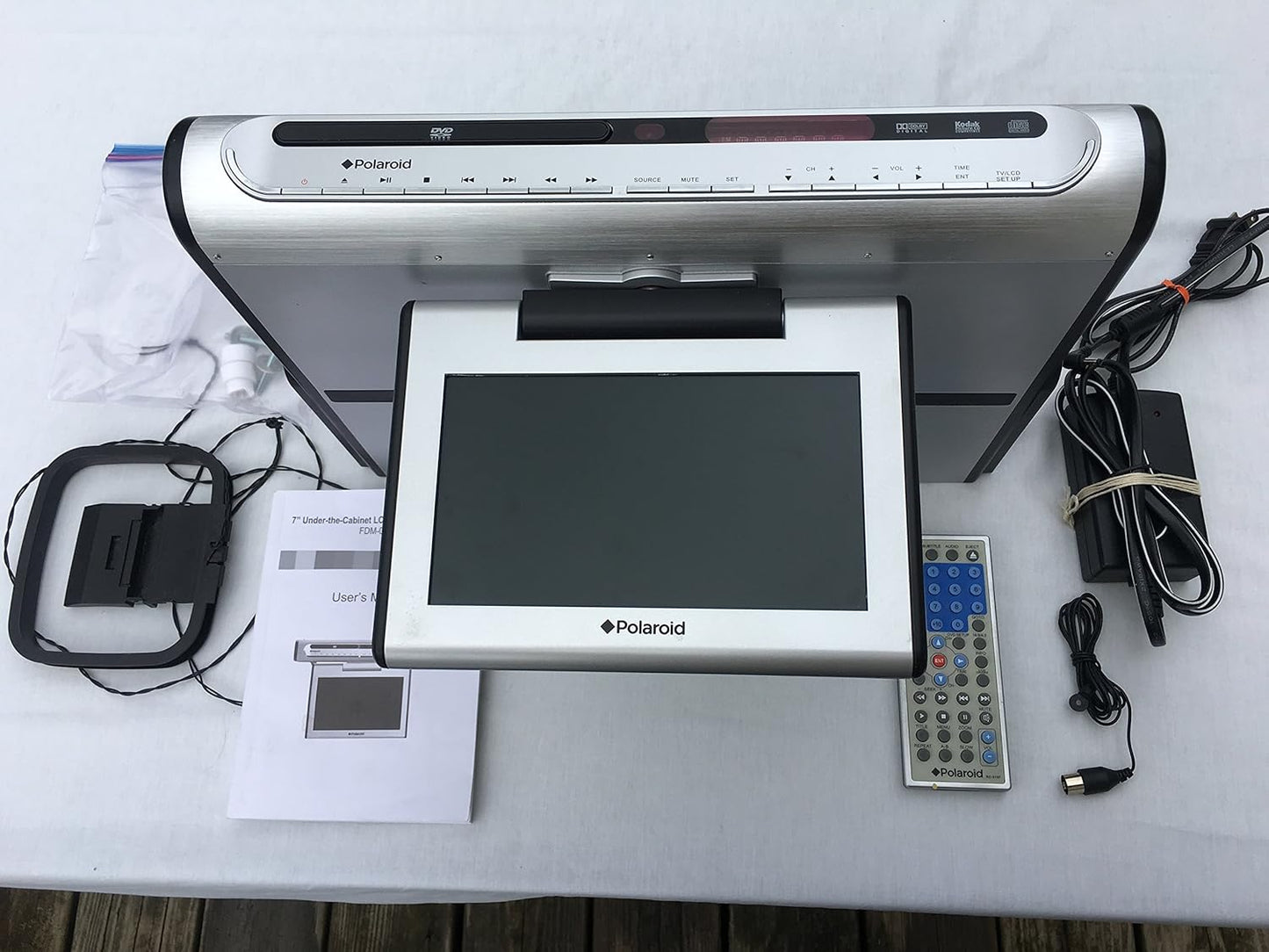 Polaroid FDM-0715 7" Under Cabinet DVD Combo TV