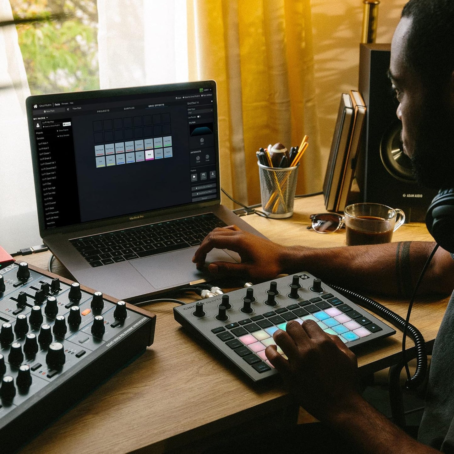 Novation AMS-CIRCUIT-RHYTHM Circuit Rhythm Sampler Groovebox