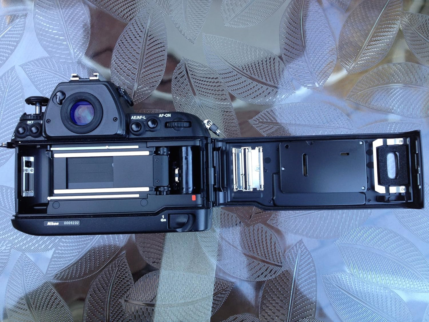 Nikon 1799 F6 35mm Film SLR Camera Body