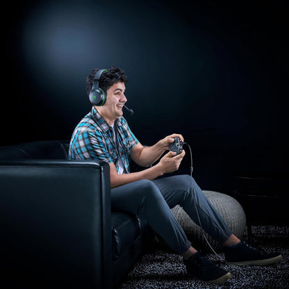 Razer RZ06-04010100-R3U1 Wolverine V2 Chroma Wired Gaming Controller