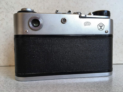 Leica FED-5C Soviet 35mm Film Camera Industar-61