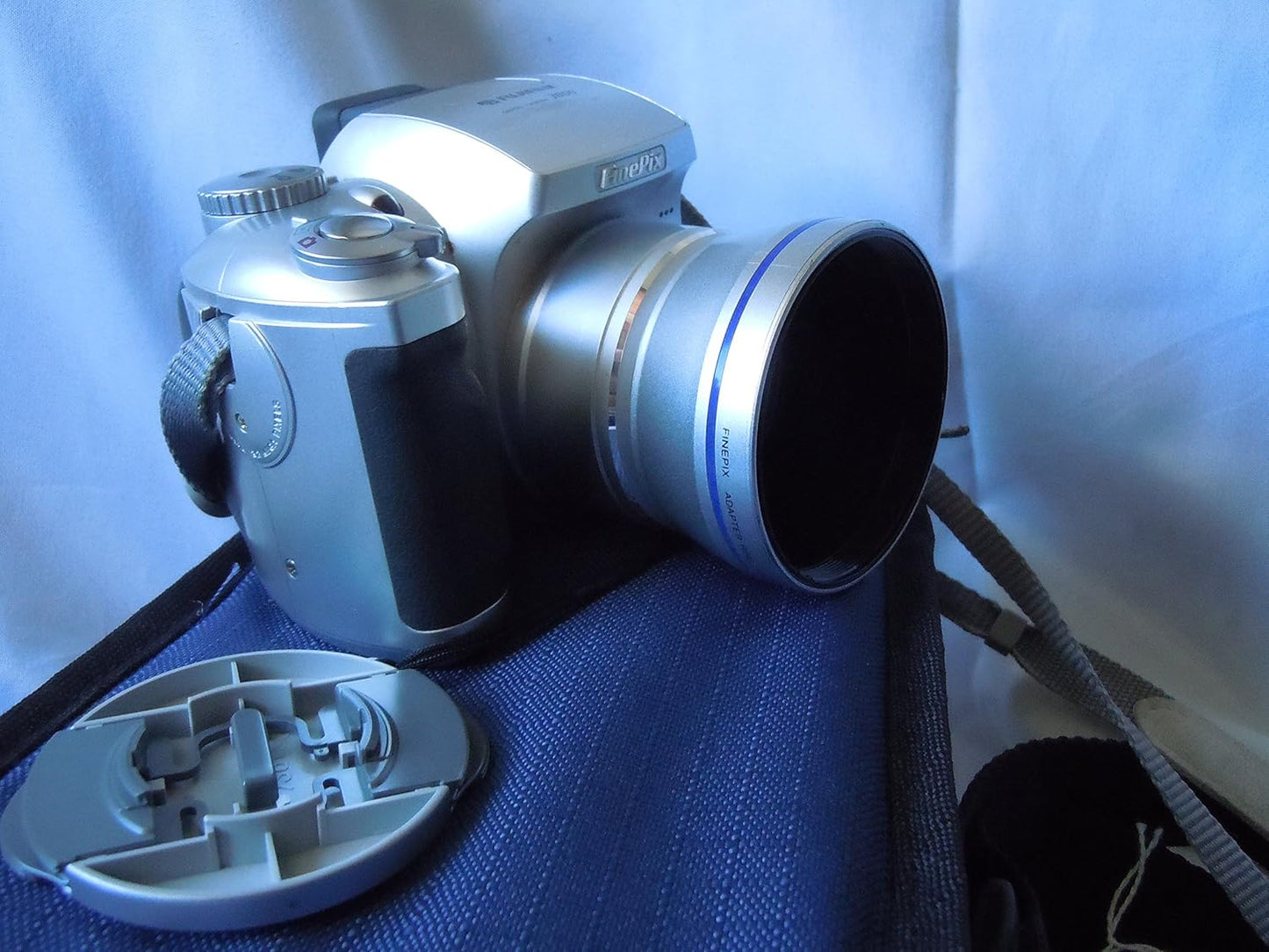 Fujifilm V-4401 FinePix 3800 3MP Digital Camera