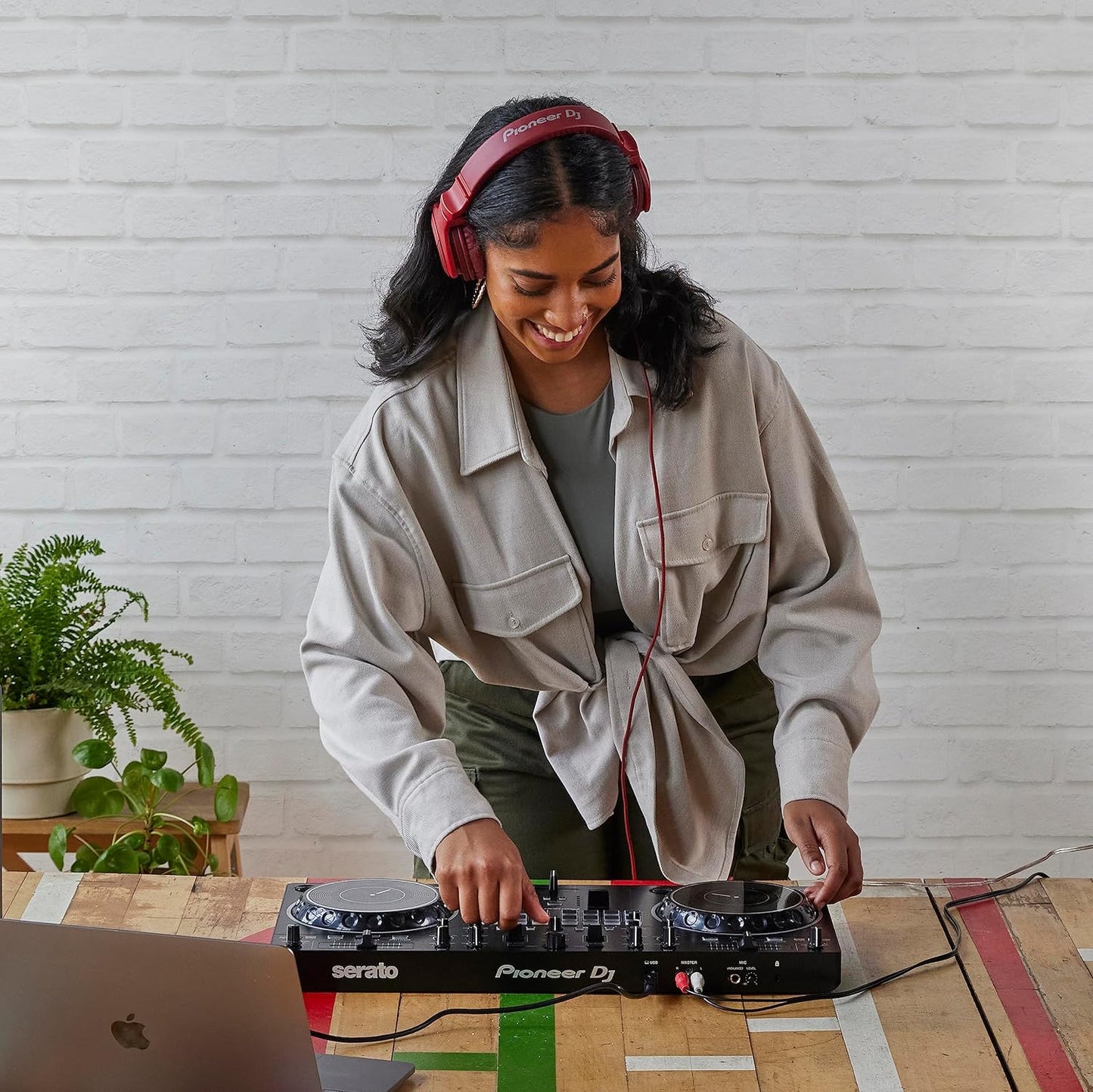 Pioneer DJ DDJ-REV1 2-Deck Serato DJ Controller