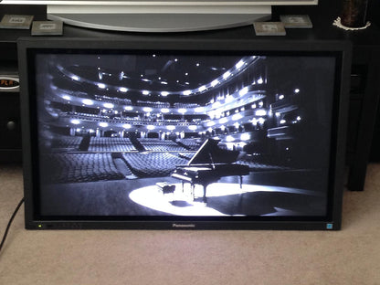 Panasonic TH-42PWD6UY 42" Widescreen Professional Plasma Display