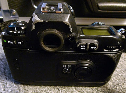 Nikon F100 35mm SLR Film Camera Body
