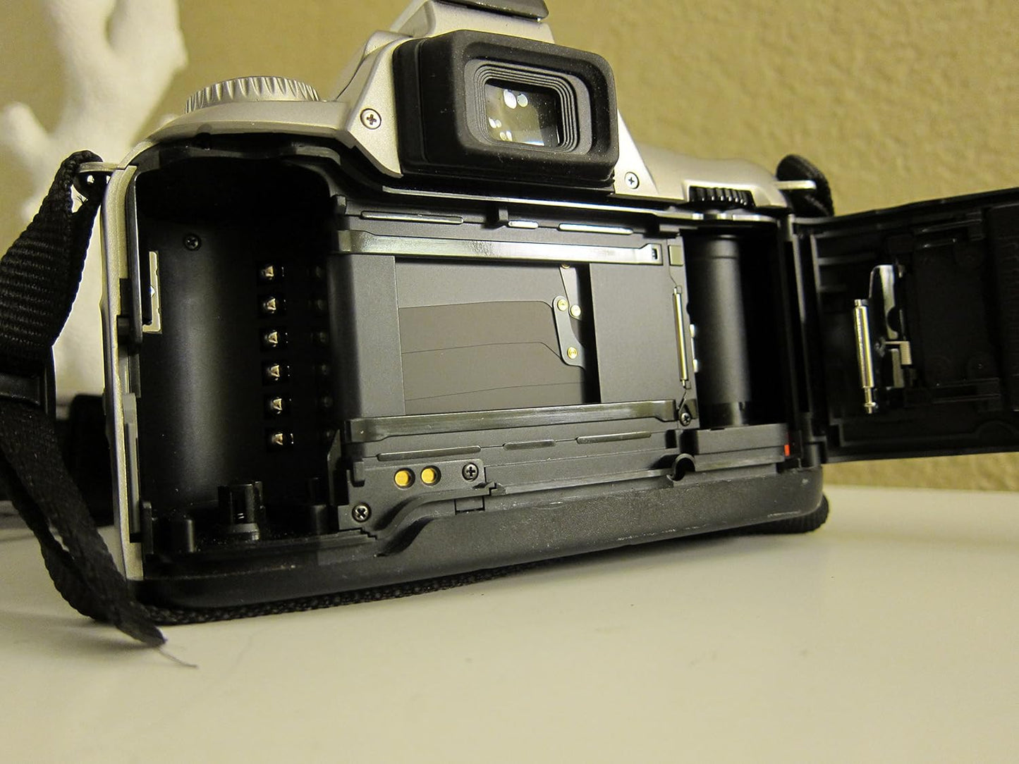 Nikon 1718 N55 35mm SLR Camera with 28-80mm Lens