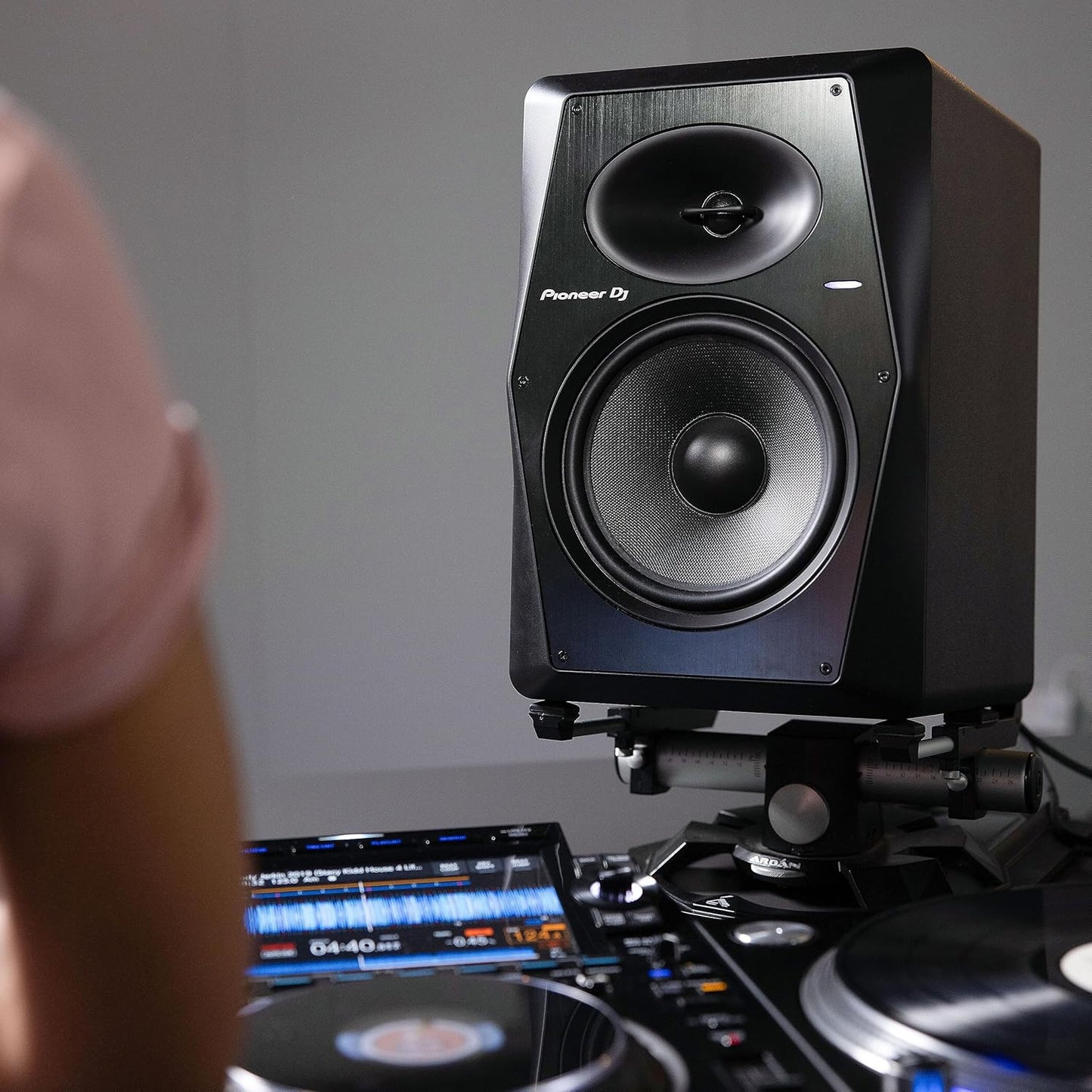 Pioneer DJ VM-70PDJ 6.5-inch Active Monitor Speaker Black