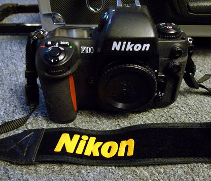 Nikon F100 35mm SLR Film Camera Body